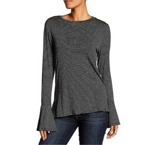 NWT | NYTT | Bell Sleeve Tee | XS